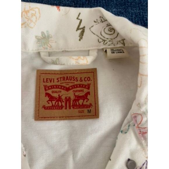 Levi's Trucker Jacket White Doodle Print - Women's Medium, Like New - Picture 3 of 4